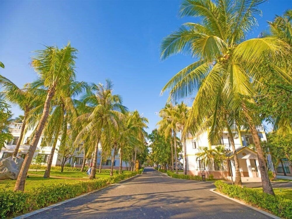 Территория Sanya Bi Hai Jin Sha Hotel 4*